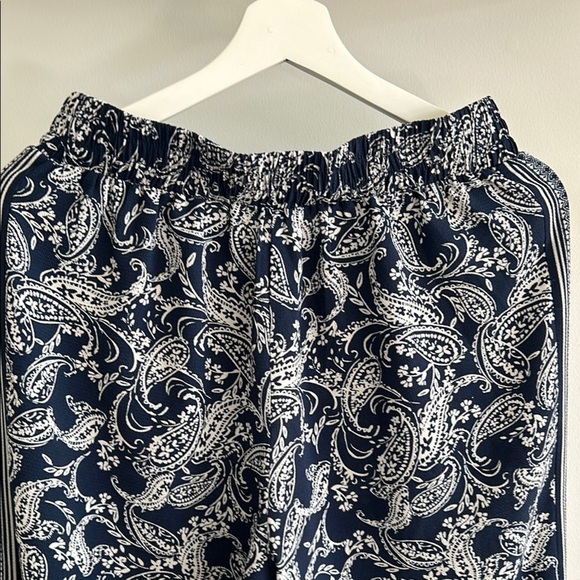 ❤️Max Studio Navy and White Wide Leg Pants - Picture 6 of 10